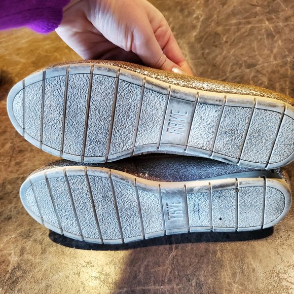 Frye Sedona Seam Loafer silver metallic camel 7M women's - Picture 7 of 10